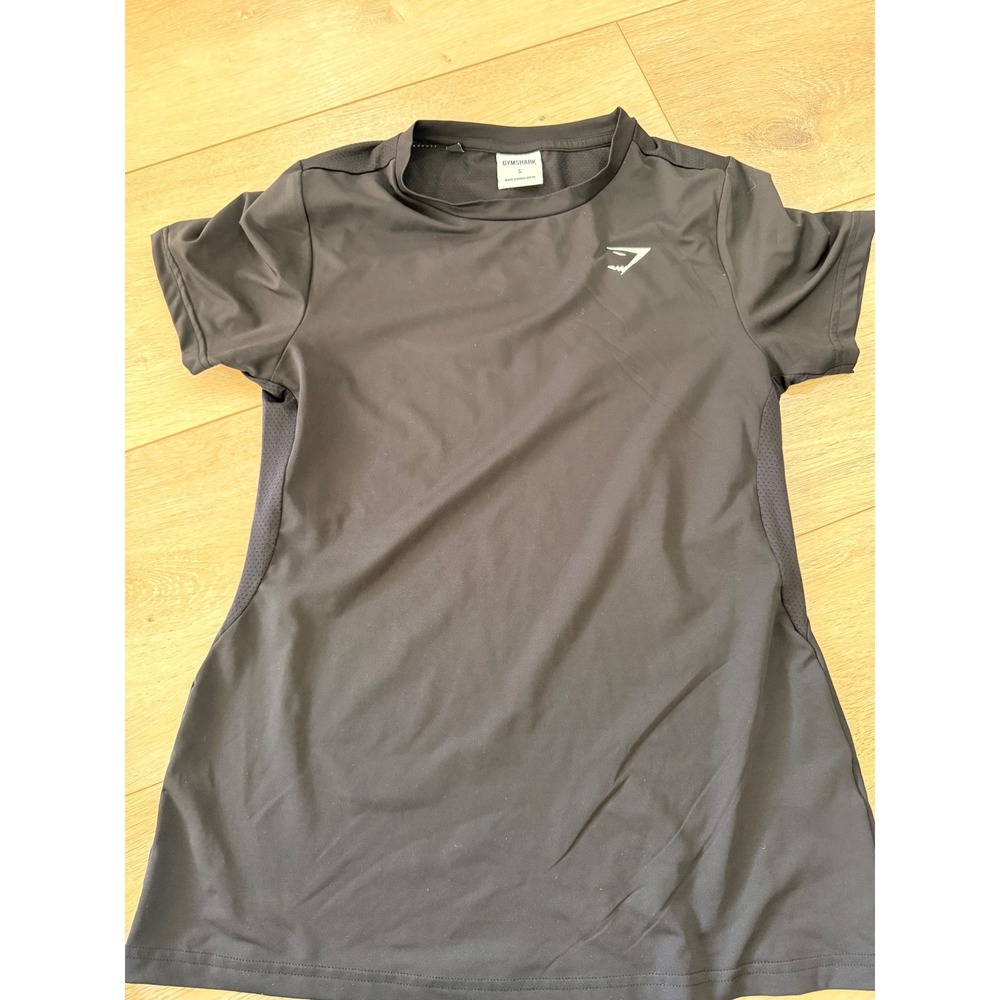 Gymshark Womens Black Short Sleeve Mesh  Activewear Workout TShirt Small 252